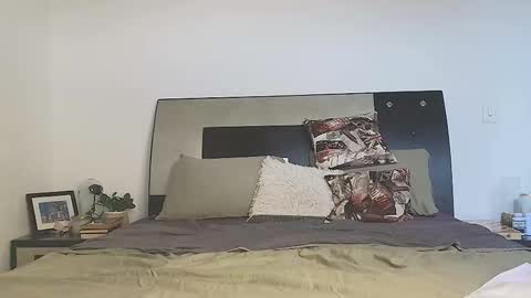 Snapshot of jennmullatta_ chatting on October 21, 5:49 pm Jenn online show from October 21, 5:49 pm