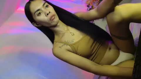 PRETTY JENNY online show from December 18, 1:01 am