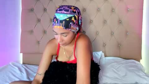 jenny__lawrence online show from December 22, 7:09 pm