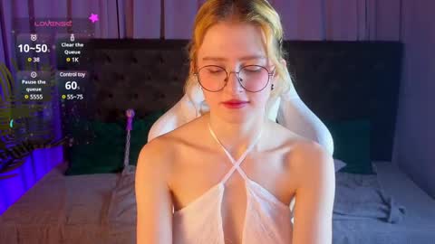 jenny_bunny_ online show from March 7, 7:41 am