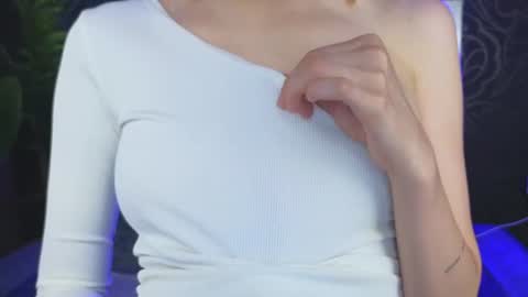 jenny_bunny_ online show from June 13, 2:55 am