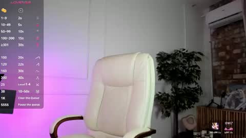 jenny_harringtons online show from July 18, 8:05 am