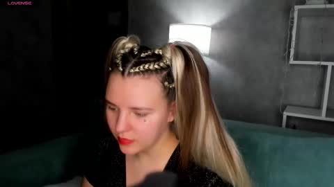 Jenny online show from February 17, 9:30 am