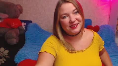Snapshot of jenny_oliviawow chatting on October 8, 4:24 pm  All the most interesting in private.  my room for my smile  online show from October 8, 4:24 pm