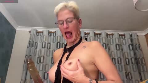 JennyHazel online show from November 8, 10:02 pm