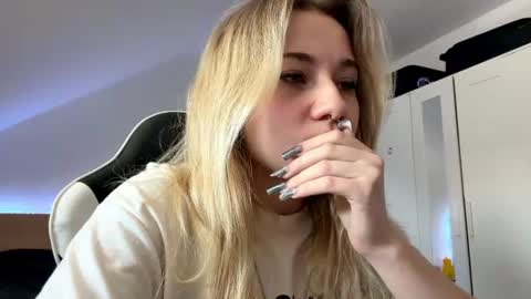 Sonya online show from July 28, 11:28 am