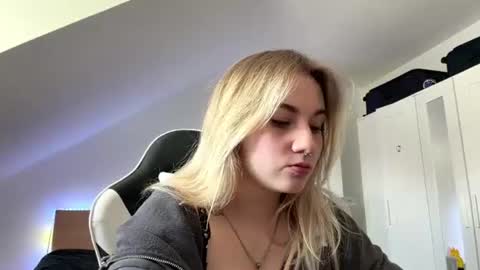Sonya online show from July 24, 11:51 am