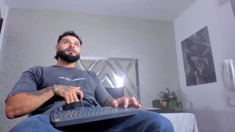 Snapshot of jeremygerard chatting on October 23, 10:32 pm Jeremy online show from October 23, 10:32 pm