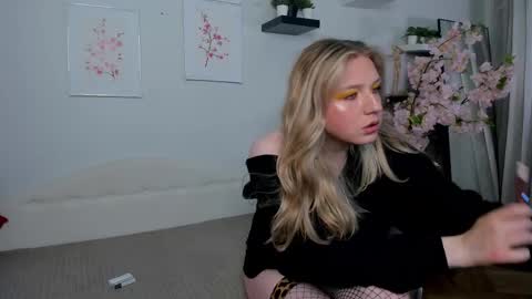 Snapshot of jes_solar chatting on September 20, 4:10 pm jes_solar online show from September 20, 4:10 pm
