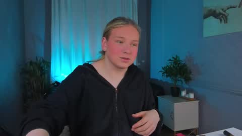 Snapshot of jes_solar chatting on October 15, 3:13 pm jes_solar online show from October 15, 3:13 pm