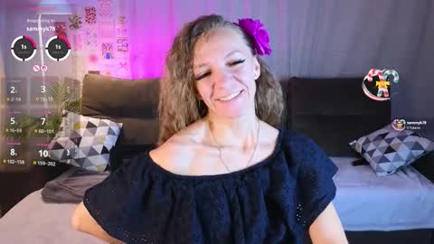 Snapshot of jesica_moon_peachy chatting on October 18, 1:43 am jesica_moon_peachy online show from October 18, 1:43 am