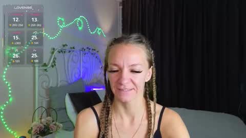 Snapshot of jesica_moon_peachy chatting on October 16, 1:27 am jesica_moon_peachy online show from October 16, 1:27 am