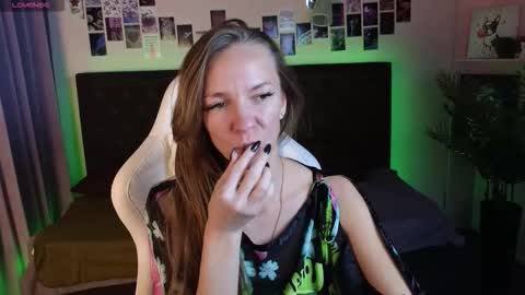 Snapshot of jesica_moon_peachy chatting on October 11, 2:05 am jesica_moon_peachy online show from October 11, 2:05 am