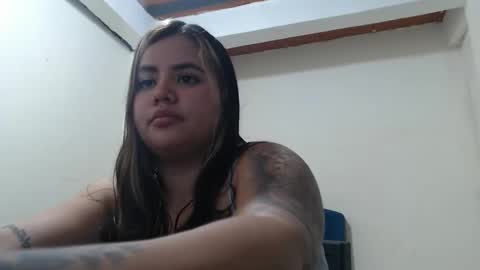 Snapshot of jess_beaut chatting on October 23, 1:29 am jess_beaut online show from October 23, 1:29 am