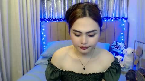 jess_goddes online show from June 8, 11:33 am