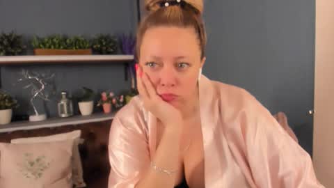 Snapshot of jessica_foxie chatting on October 23, 2:07 pm Jessica online show from October 23, 2:07 pm