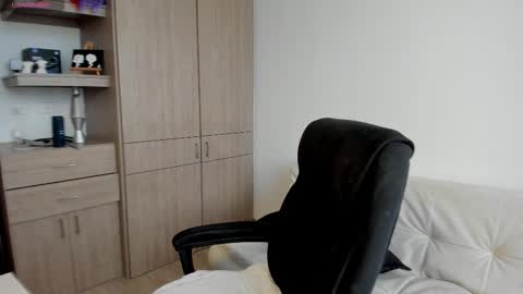 jessica_rabbit777_ online show from February 6, 8:55 pm