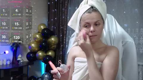 Snapshot of jessiemays chatting on September 13, 9:50 pm Jess online show from September 13, 9:50 pm