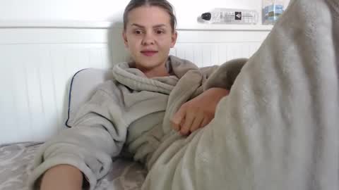 jessieryan online show from October 20, 5:45 am