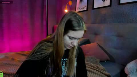 Snapshot of jessiexxiv chatting on October 22, 7:11 am Jessie online show from October 22, 7:11 am