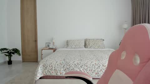    online show from February 11, 2:13 pm