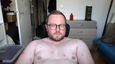jeuneloup92 online show from July 9, 4:00 pm