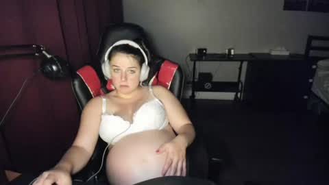 Miss Lovely online show from August 2, 7:32 am