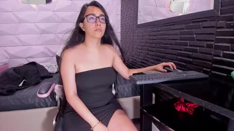 Queen online show from February 21, 7:32 pm