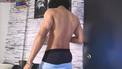 jhay_wheeler777 online show from May 22, 7:09 pm