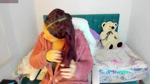 Snapshot of jhiinny_brownn chatting on February 9, 11:04 am Jhiinny online show from February 9, 11:04 am