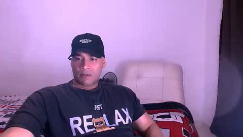 En moreno online show from November 29, 11:45 pm