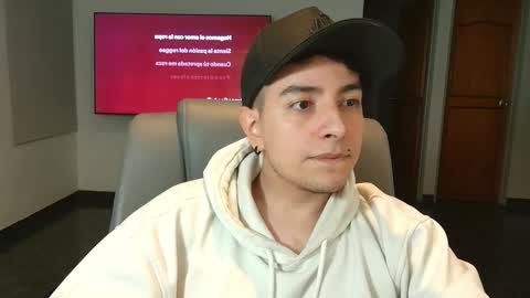 Snapshot of jhoan_saenz chatting on October 23, 3:41 am Jhoan Saenz online show from October 23, 3:41 am
