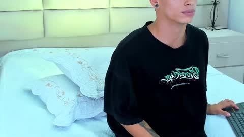 jhoanleandro online show from March 5, 10:33 am