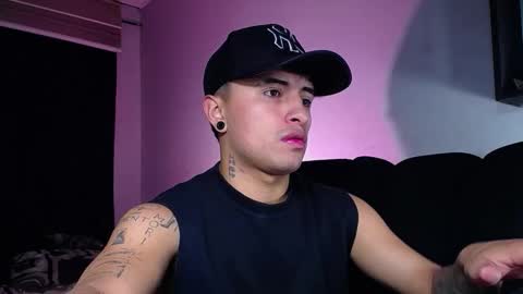 jhon_mendoza_ online show from October 8, 4:18 am