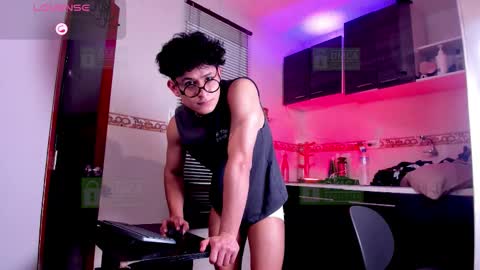 JHONNATHAN online show from March 3, 9:33 pm