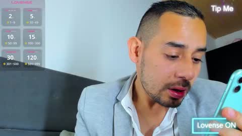 Snapshot of jhonyalzate chatting on October 6, 1:56 am Jhony Alzate online show from October 6, 1:56 am