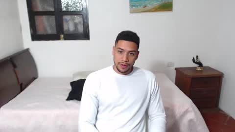 Jhors online show from October 25, 7:40 am