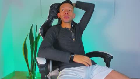 Jhors online show from October 19, 1:54 am