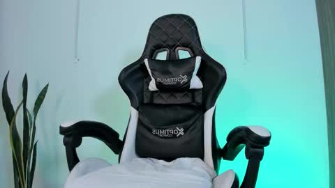 Jhors online show from October 5, 6:59 pm