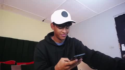 Snapshot of jhos_padill chatting on September 22, 1:15 pm jhos online show from September 22, 1:15 pm