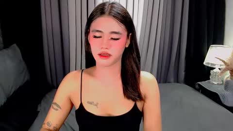 jhuliana_and_charles_room online show from November 18, 4:59 am