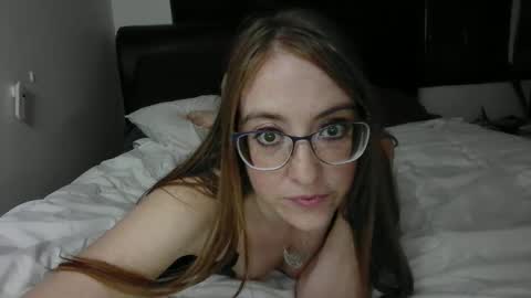 jilliangiselle online show from February 7, 6:16 am