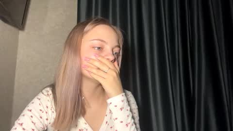 Steff online show from December 4, 5:45 pm