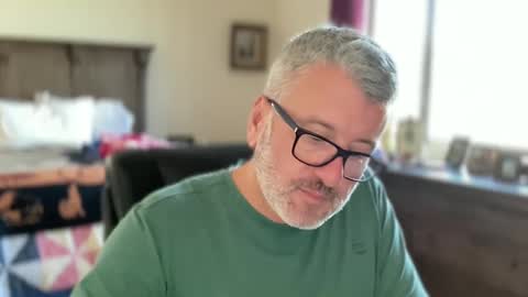 Dad of Three online show from December 1, 4:32 pm