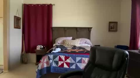 Dad of Three online show from November 17, 7:27 pm