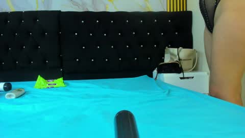 jisooluv online show from April 4, 8:27 pm