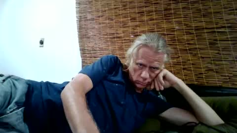jizzmitten5 online show from July 5, 4:52 am