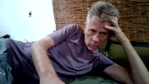 jizzmitten5 online show from August 3, 5:09 am