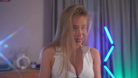 Jenny online show from January 9, 8:20 am