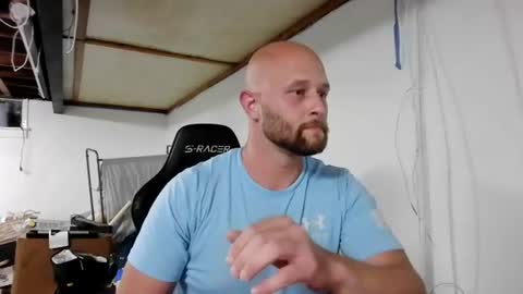 jjtoohardholly online show from August 9, 3:05 am